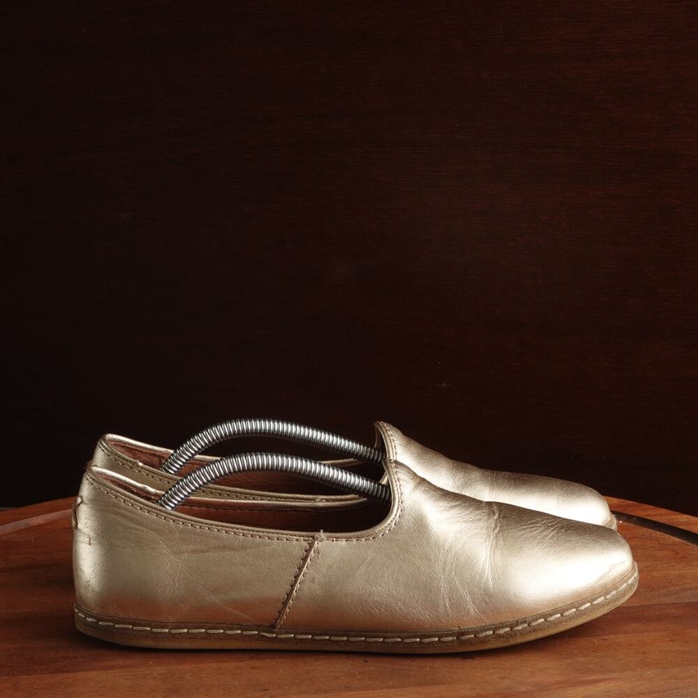 Charix Loafers WMS SZ EU 38 US 8 Gold Leather Slip On Classic Flat Casual Shoes
